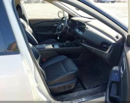 Белый Ниссан Rogue, объемом двигателя 1.5 л и пробегом 80 тыс. км за 16000 $, фото 4 на Automoto.ua