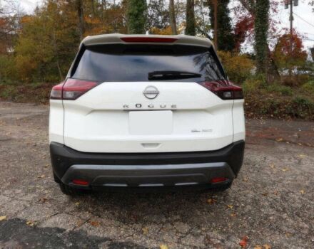 Белый Ниссан Rogue, объемом двигателя 1.5 л и пробегом 27 тыс. км за 20000 $, фото 6 на Automoto.ua