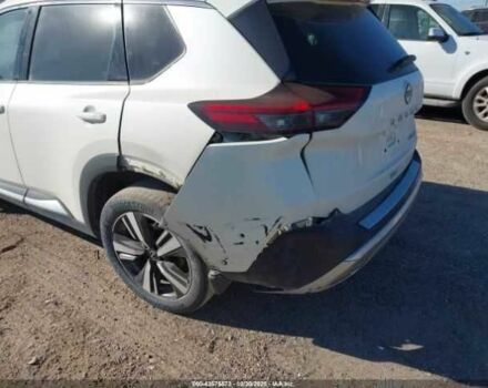 Белый Ниссан Rogue, объемом двигателя 1.5 л и пробегом 80 тыс. км за 16000 $, фото 5 на Automoto.ua