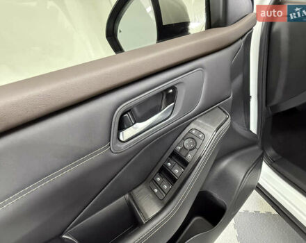 Белый Ниссан Rogue, объемом двигателя 1.5 л и пробегом 39 тыс. км за 21999 $, фото 38 на Automoto.ua