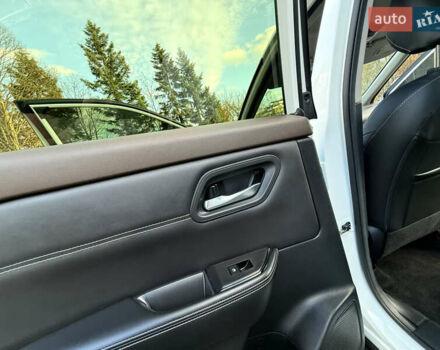 Белый Ниссан Rogue, объемом двигателя 1.5 л и пробегом 39 тыс. км за 21999 $, фото 54 на Automoto.ua