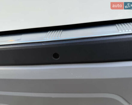 Белый Ниссан Rogue, объемом двигателя 1.5 л и пробегом 39 тыс. км за 21999 $, фото 95 на Automoto.ua