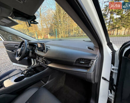 Белый Ниссан Rogue, объемом двигателя 1.5 л и пробегом 39 тыс. км за 21999 $, фото 42 на Automoto.ua