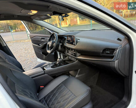 Белый Ниссан Rogue, объемом двигателя 1.5 л и пробегом 39 тыс. км за 21999 $, фото 25 на Automoto.ua