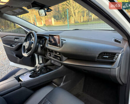 Белый Ниссан Rogue, объемом двигателя 1.5 л и пробегом 39 тыс. км за 21999 $, фото 29 на Automoto.ua