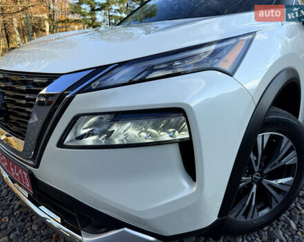 Белый Ниссан Rogue, объемом двигателя 1.5 л и пробегом 39 тыс. км за 21999 $, фото 84 на Automoto.ua