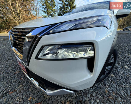 Белый Ниссан Rogue, объемом двигателя 1.5 л и пробегом 39 тыс. км за 21999 $, фото 3 на Automoto.ua