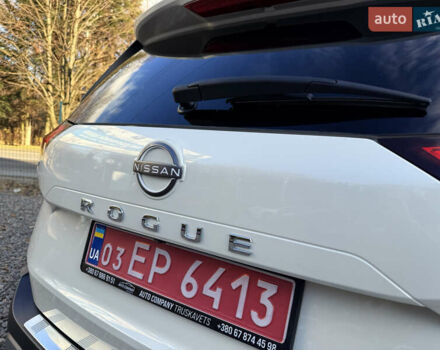 Белый Ниссан Rogue, объемом двигателя 1.5 л и пробегом 39 тыс. км за 21999 $, фото 114 на Automoto.ua