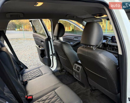 Белый Ниссан Rogue, объемом двигателя 1.5 л и пробегом 39 тыс. км за 21999 $, фото 28 на Automoto.ua