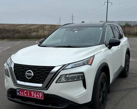 Белый Ниссан Rogue, объемом двигателя 1.5 л и пробегом 71 тыс. км за 25000 $, фото 4 на Automoto.ua