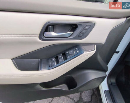 Білий Ніссан Rogue, об'ємом двигуна 1.5 л та пробігом 33 тис. км за 23800 $, фото 19 на Automoto.ua