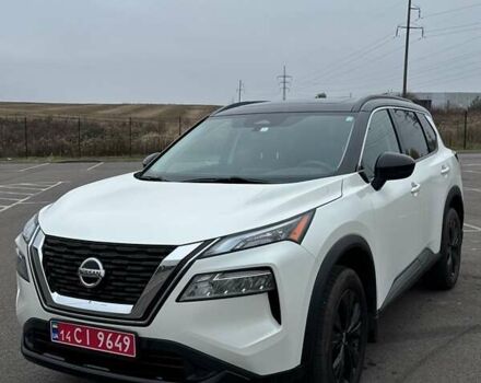 Белый Ниссан Rogue, объемом двигателя 1.5 л и пробегом 71 тыс. км за 25000 $, фото 3 на Automoto.ua