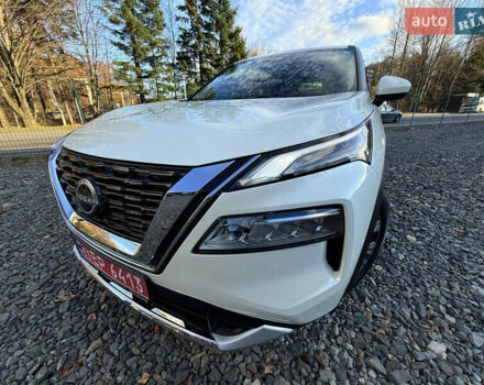 Белый Ниссан Rogue, объемом двигателя 1.5 л и пробегом 39 тыс. км за 21999 $, фото 1 на Automoto.ua