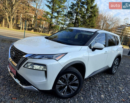 Белый Ниссан Rogue, объемом двигателя 1.5 л и пробегом 39 тыс. км за 21999 $, фото 2 на Automoto.ua