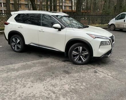 Белый Ниссан Rogue, объемом двигателя 1.5 л и пробегом 11 тыс. км за 27200 $, фото 2 на Automoto.ua