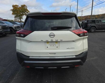 Белый Ниссан Rogue, объемом двигателя 1.5 л и пробегом 29 тыс. км за 11400 $, фото 6 на Automoto.ua