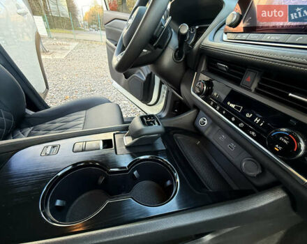 Белый Ниссан Rogue, объемом двигателя 1.5 л и пробегом 39 тыс. км за 21999 $, фото 47 на Automoto.ua