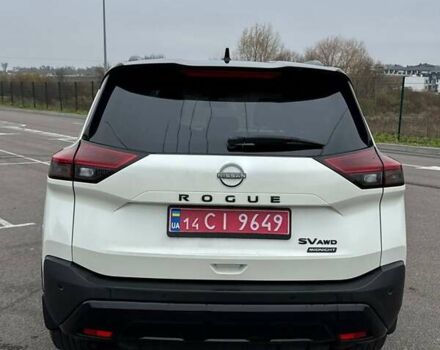 Белый Ниссан Rogue, объемом двигателя 1.5 л и пробегом 71 тыс. км за 25000 $, фото 6 на Automoto.ua