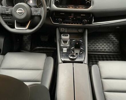 Белый Ниссан Rogue, объемом двигателя 1.5 л и пробегом 11 тыс. км за 27200 $, фото 4 на Automoto.ua