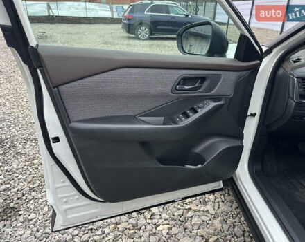 Білий Ніссан Rogue, об'ємом двигуна 1.5 л та пробігом 92 тис. км за 18900 $, фото 11 на Automoto.ua