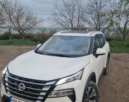 Белый Ниссан Rogue, объемом двигателя 1.5 л и пробегом 24 тыс. км за 24800 $, фото 2 на Automoto.ua