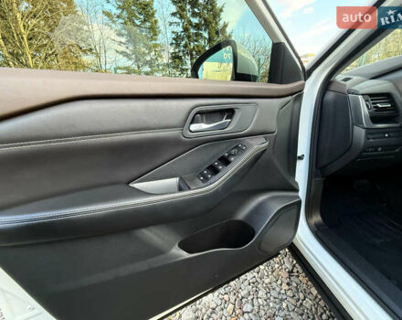 Белый Ниссан Rogue, объемом двигателя 1.5 л и пробегом 39 тыс. км за 21999 $, фото 67 на Automoto.ua