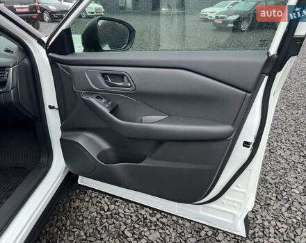 Белый Ниссан Rogue, объемом двигателя 1.5 л и пробегом 22 тыс. км за 25000 $, фото 26 на Automoto.ua