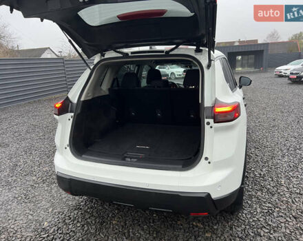 Белый Ниссан Rogue, объемом двигателя 1.5 л и пробегом 22 тыс. км за 25000 $, фото 31 на Automoto.ua