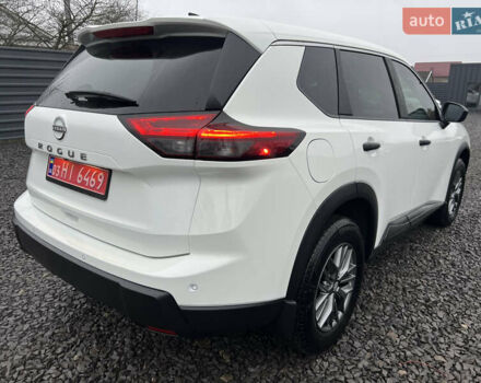 Белый Ниссан Rogue, объемом двигателя 1.5 л и пробегом 22 тыс. км за 25000 $, фото 3 на Automoto.ua