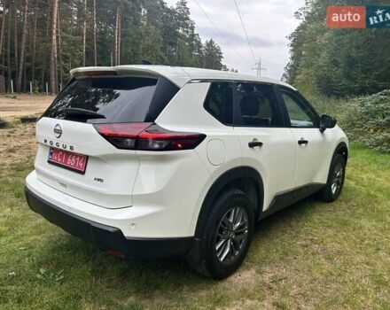 Белый Ниссан Rogue, объемом двигателя 1.5 л и пробегом 7 тыс. км за 22900 $, фото 4 на Automoto.ua