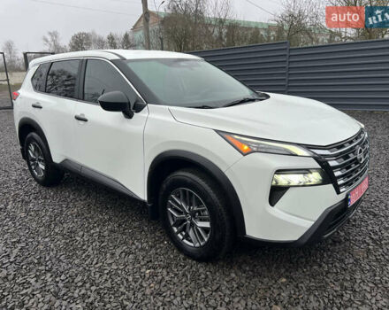 Белый Ниссан Rogue, объемом двигателя 1.5 л и пробегом 22 тыс. км за 25000 $, фото 11 на Automoto.ua