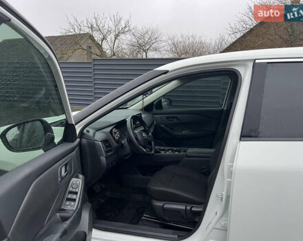 Белый Ниссан Rogue, объемом двигателя 1.5 л и пробегом 22 тыс. км за 25000 $, фото 18 на Automoto.ua