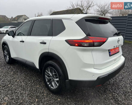 Белый Ниссан Rogue, объемом двигателя 1.5 л и пробегом 22 тыс. км за 25000 $, фото 15 на Automoto.ua