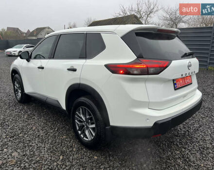 Белый Ниссан Rogue, объемом двигателя 1.5 л и пробегом 22 тыс. км за 25000 $, фото 6 на Automoto.ua