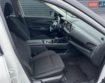 Белый Ниссан Rogue, объемом двигателя 1.5 л и пробегом 22 тыс. км за 25000 $, фото 24 на Automoto.ua