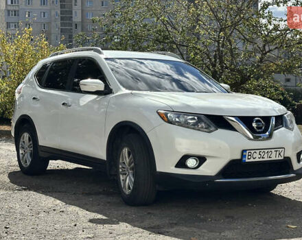 Белый Ниссан Rogue, объемом двигателя 2.49 л и пробегом 130 тыс. км за 13000 $, фото 1 на Automoto.ua