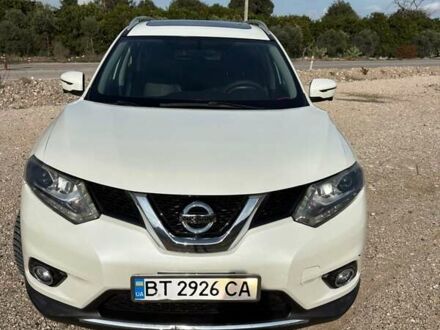 Белый Ниссан Rogue, объемом двигателя 2.5 л и пробегом 96 тыс. км за 12000 $, фото 1 на Automoto.ua