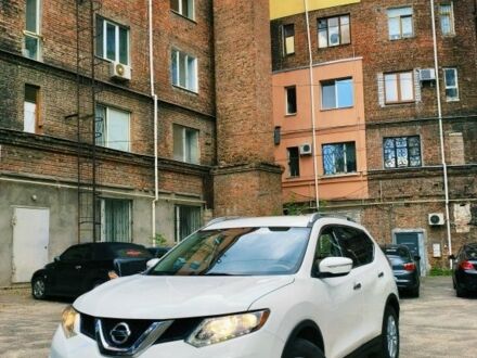 Белый Ниссан Rogue, объемом двигателя 2.5 л и пробегом 136 тыс. км за 13300 $, фото 1 на Automoto.ua