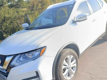 Белый Ниссан Rogue, объемом двигателя 2.5 л и пробегом 69 тыс. км за 16500 $, фото 1 на Automoto.ua