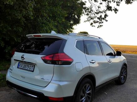 Ниссан Rogue 2016 в Красноград на Automoto.ua Белый Ниссан Rogue, объемом двигателя 2.5 л и пробегом 195 тыс. км за 13800 $, фото 1 на Automoto.ua