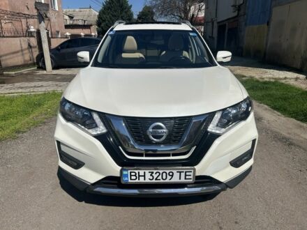 Белый Ниссан Rogue, объемом двигателя 2.5 л и пробегом 160 тыс. км за 16000 $, фото 1 на Automoto.ua