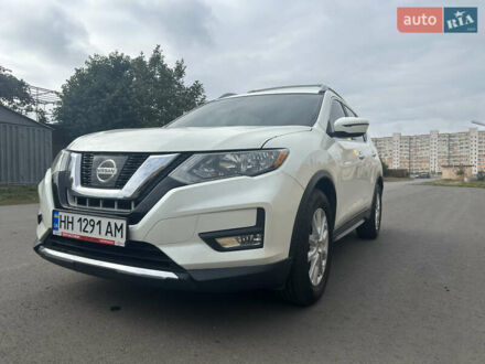 Белый Ниссан Rogue, объемом двигателя 2 л и пробегом 240 тыс. км за 12900 $, фото 1 на Automoto.ua