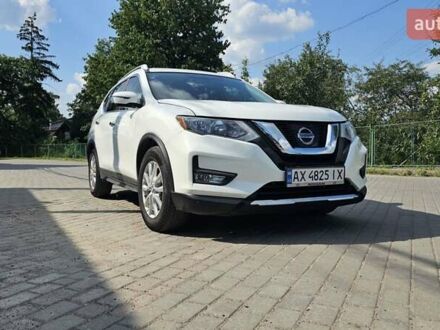 Белый Ниссан Rogue, объемом двигателя 2.49 л и пробегом 120 тыс. км за 13800 $, фото 1 на Automoto.ua