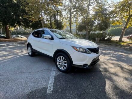 Белый Ниссан Rogue, объемом двигателя 2 л и пробегом 69 тыс. км за 6500 $, фото 1 на Automoto.ua