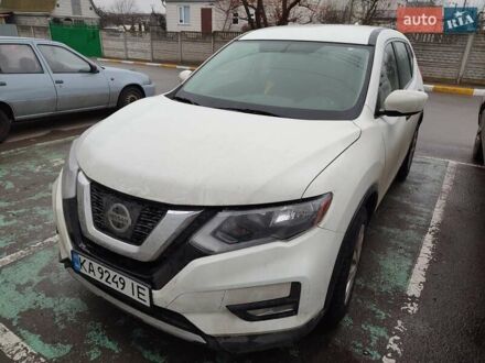Ниссан Rogue 2017 в Киеве на Automoto.ua Белый Ниссан Rogue, объемом двигателя 2.5 л и пробегом 100 тыс. км за 17000 $, фото 1 на Automoto.ua