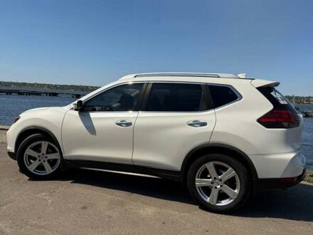 Ниссан Rogue 2017 в Николаеве на Automoto.ua Белый Ниссан Rogue, объемом двигателя 2.5 л и пробегом 170 тыс. км за 16500 $, фото 1 на Automoto.ua