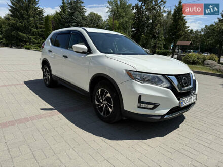 Ніссан Rogue 2017 у Тернополі на Automoto.ua Білий Ніссан Rogue, об'ємом двигуна 2.5 л та пробігом 110 тис. км за 12900 $, фото 1 на Automoto.ua