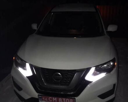 Белый Ниссан Rogue, объемом двигателя 2.5 л и пробегом 185 тыс. км за 12500 $, фото 1 на Automoto.ua