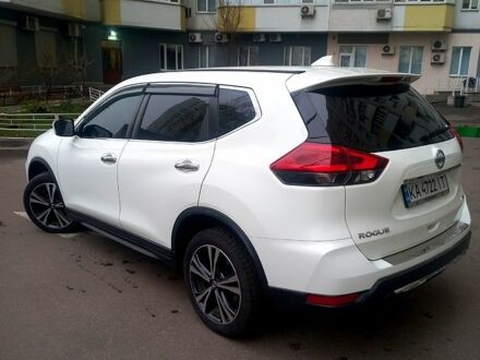 Ниссан Rogue 2018 в Киеве на Automoto.ua Белый Ниссан Rogue, объемом двигателя 2.5 л и пробегом 140 тыс. км за 15200 $, фото 1 на Automoto.ua