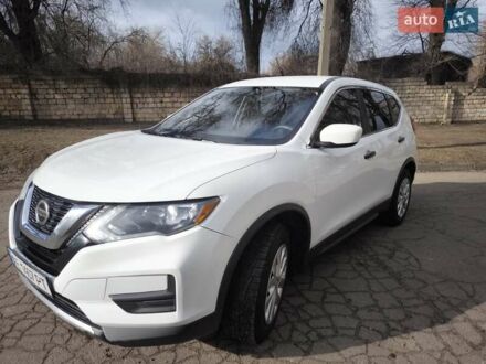 Ніссан Rogue 2018 у Кам'янське (Дніпродзержинськ) на Automoto.ua Білий Ніссан Rogue, об'ємом двигуна 2.49 л та пробігом 174 тис. км за 14500 $, фото 1 на Automoto.ua
